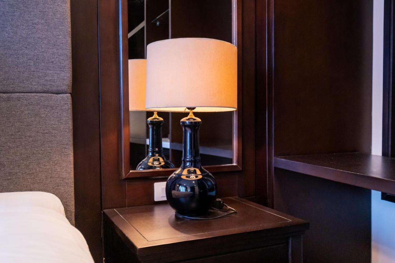 Hanoi Center Silk Charming Hotel & Travel Экстерьер фото